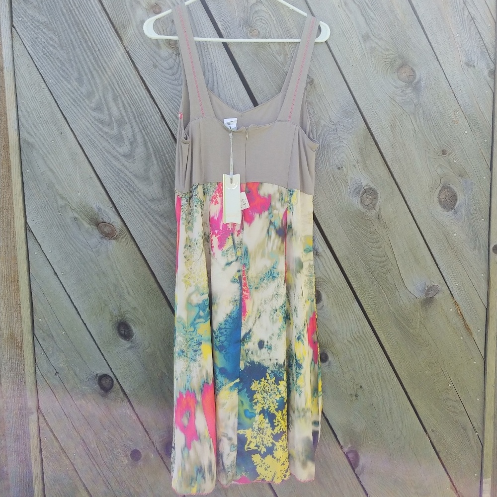 Summer dress - Picture 2 of 3
